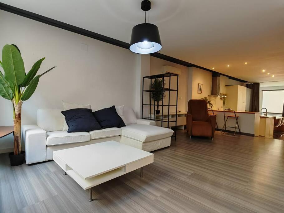 Loft Amplio Y Moderno En *
